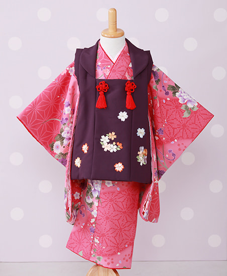 ピンクに紫の被布の着物