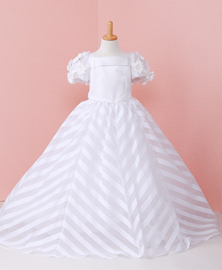 白のロングドレス