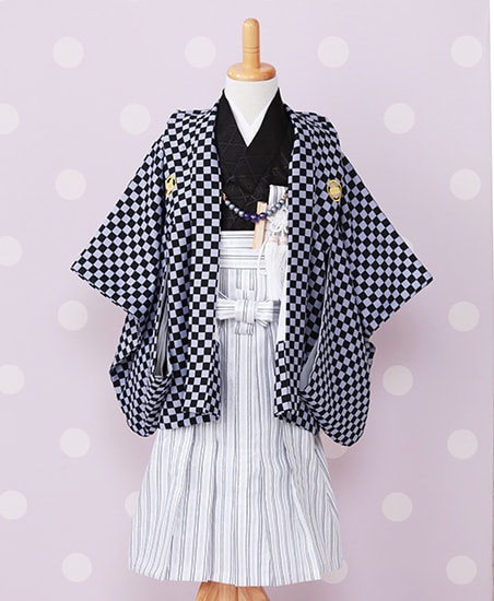 市松模様の羽織に白の袴