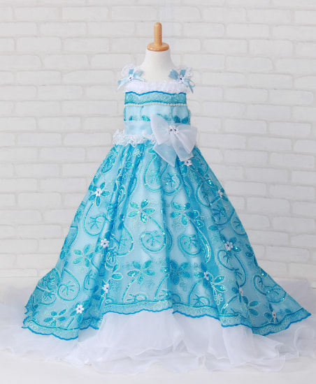 水色のロングドレス